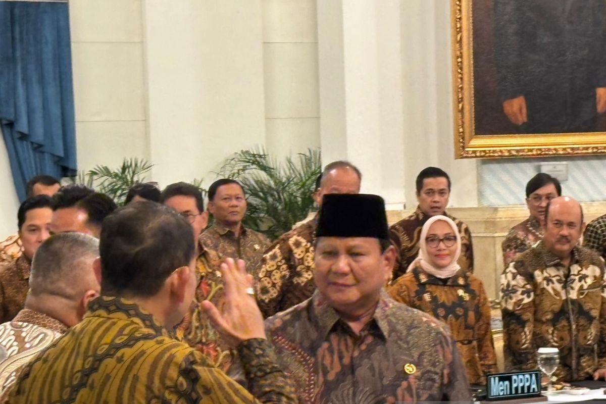 Prabowo to prioritize scholarships for doctors to tackle shortage