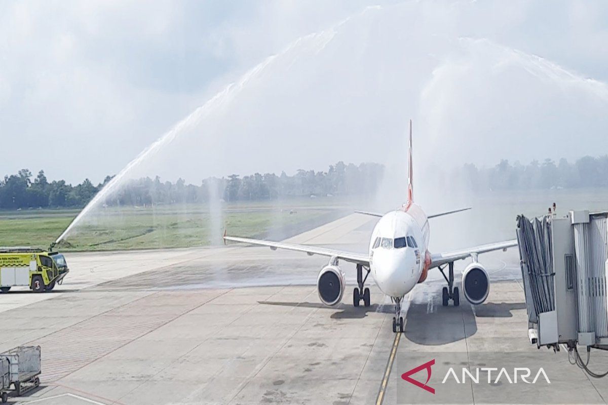 180 passengers fly with AirAsia on inaugural Banjarmasin-Kuala Lumpur flight