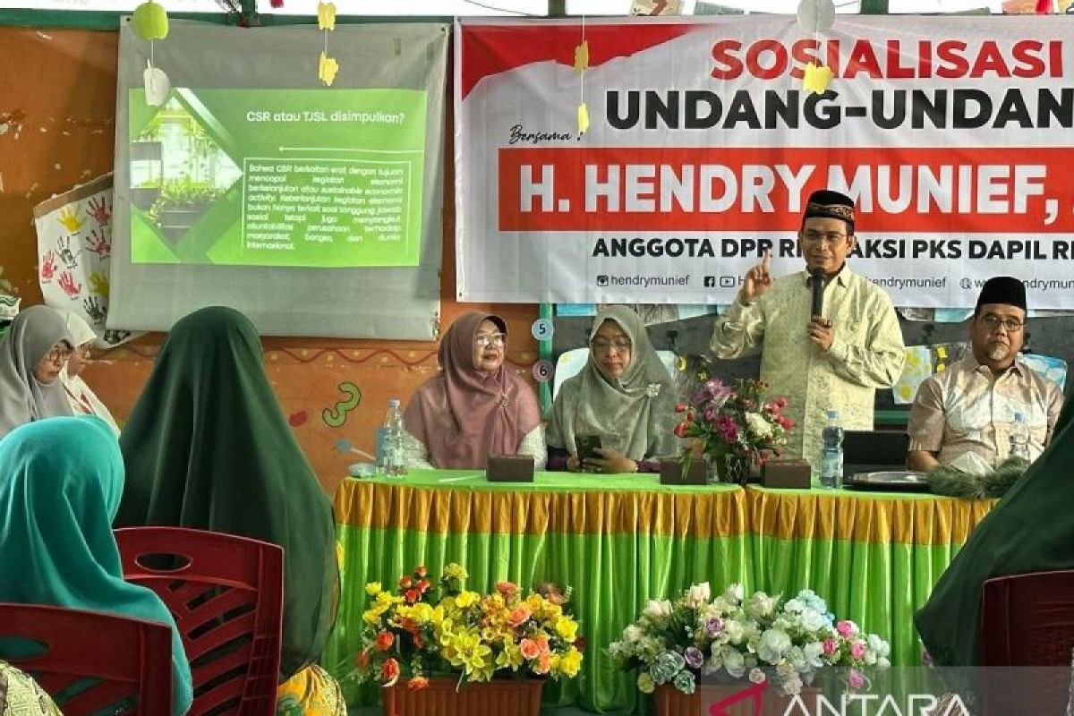 Silaturahmi Hangat, PW Al Washliyah Riau Sampaikan Aspirasi kepada Anggota Komisi VII DPR RI Hendry Munief