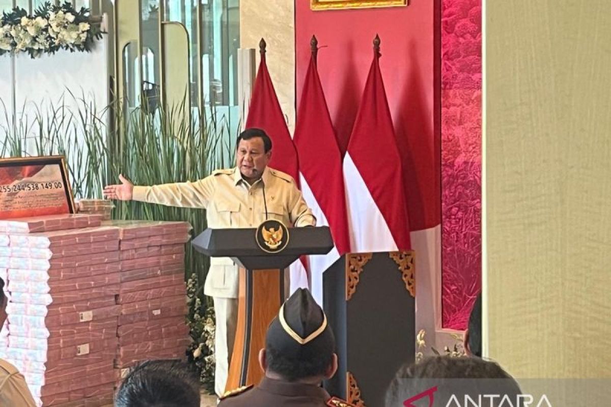 Prabowo minta Menkeu alokasikan sebagian uang Rp13 triliun korupsi CPO untuk LPDP