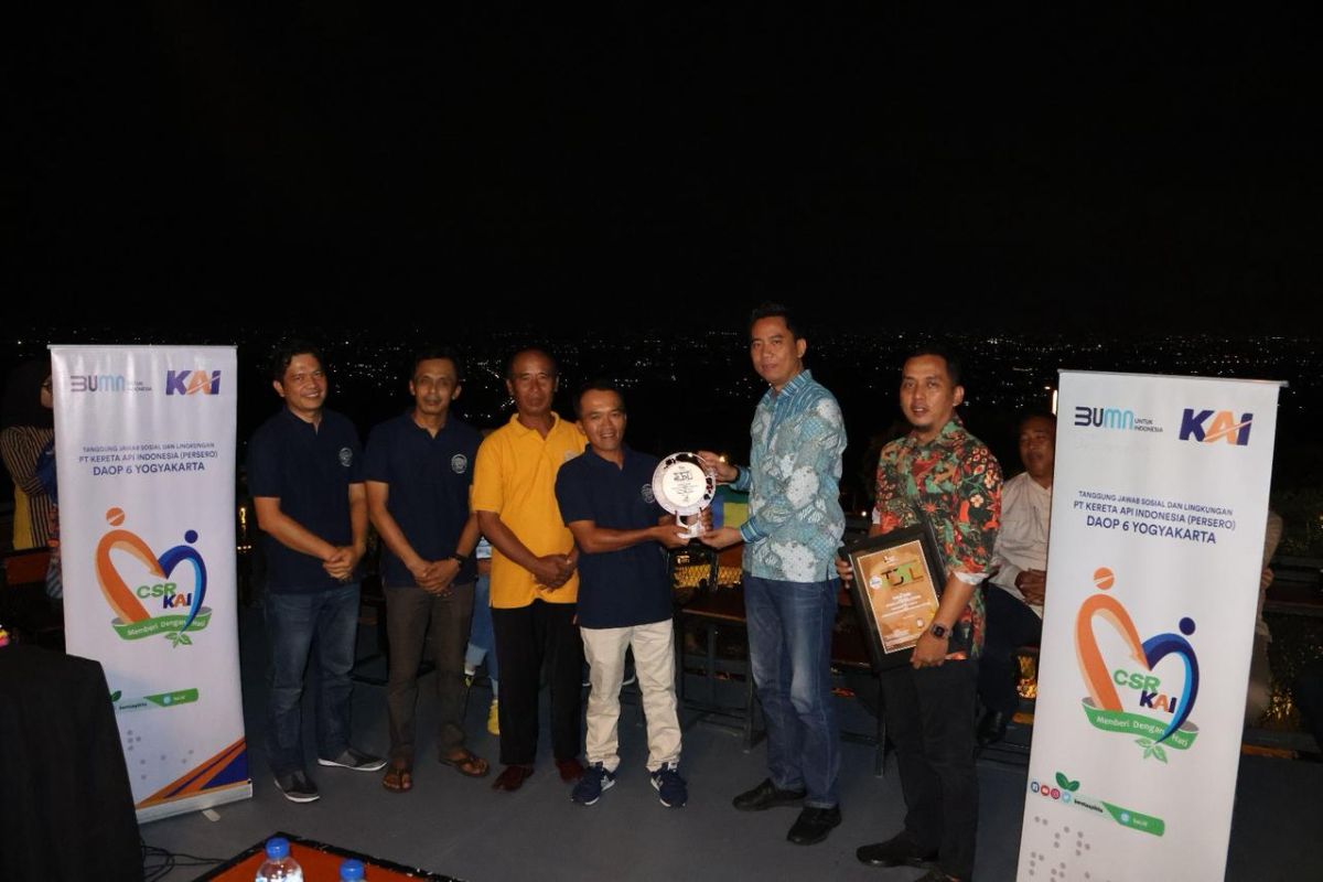 KAI Daop 6 Yogyakarta salurkan santunan TJSLsenilai Rp500 juta sampai Triwulan ke III 2025