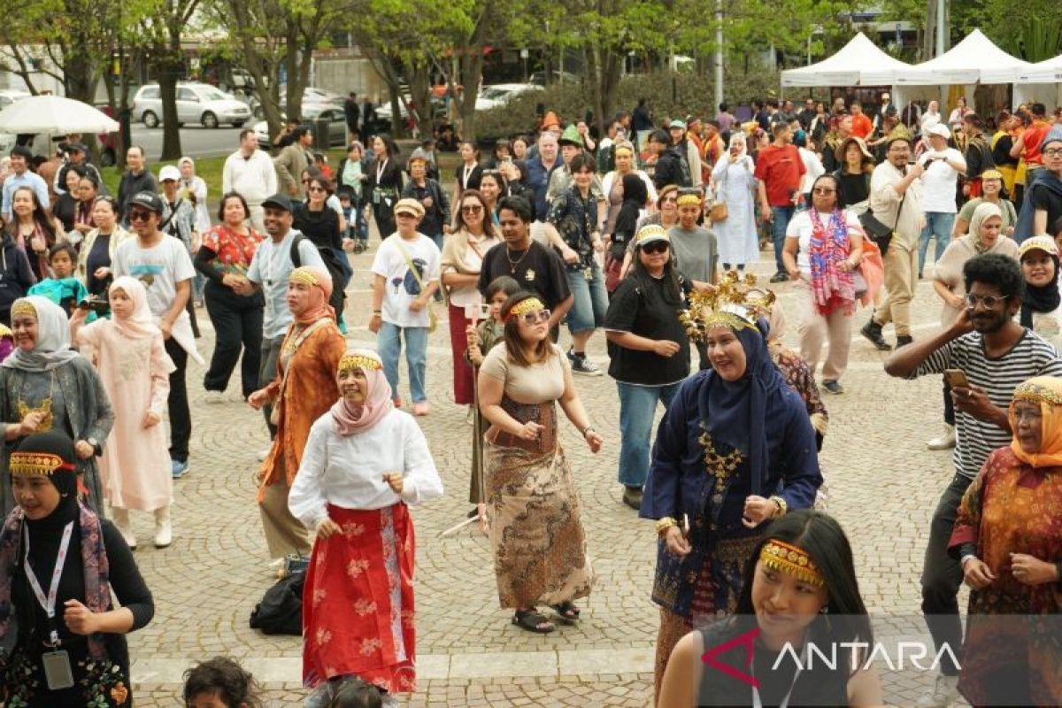 Flash Mob Cuk Mak Ilang warnai diplomasi budaya Indonesia di Melbourne