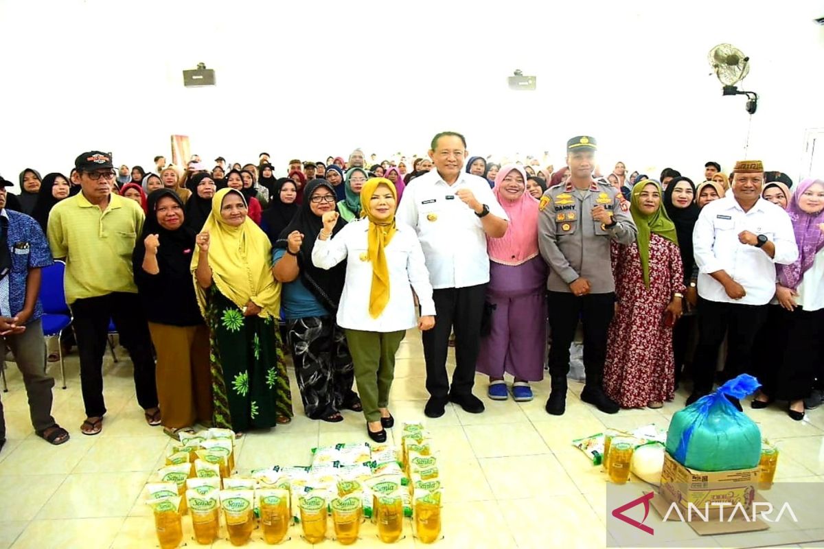 Pemprov Gorontalo menyalurkan bantuan UMKM Rp1,9 miliar