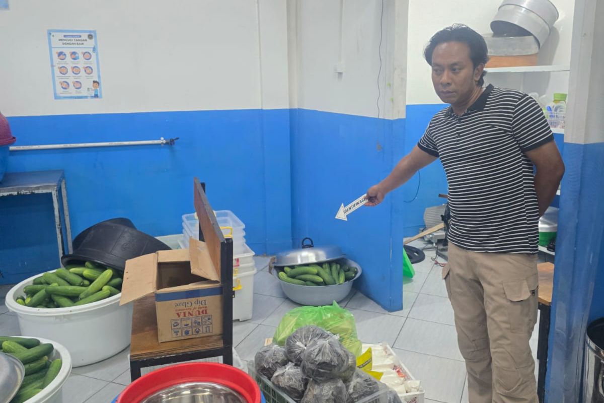 Polisi usut penyebab keracunan pelajar setelah santap MBG di Lombok Timur