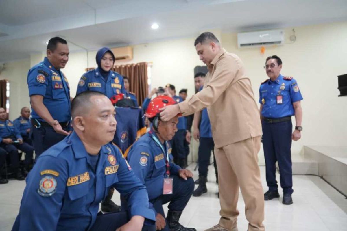 Tingkatkan kualitas SDM, Pemkot berikan diklat kepada personel Damkar Makassar