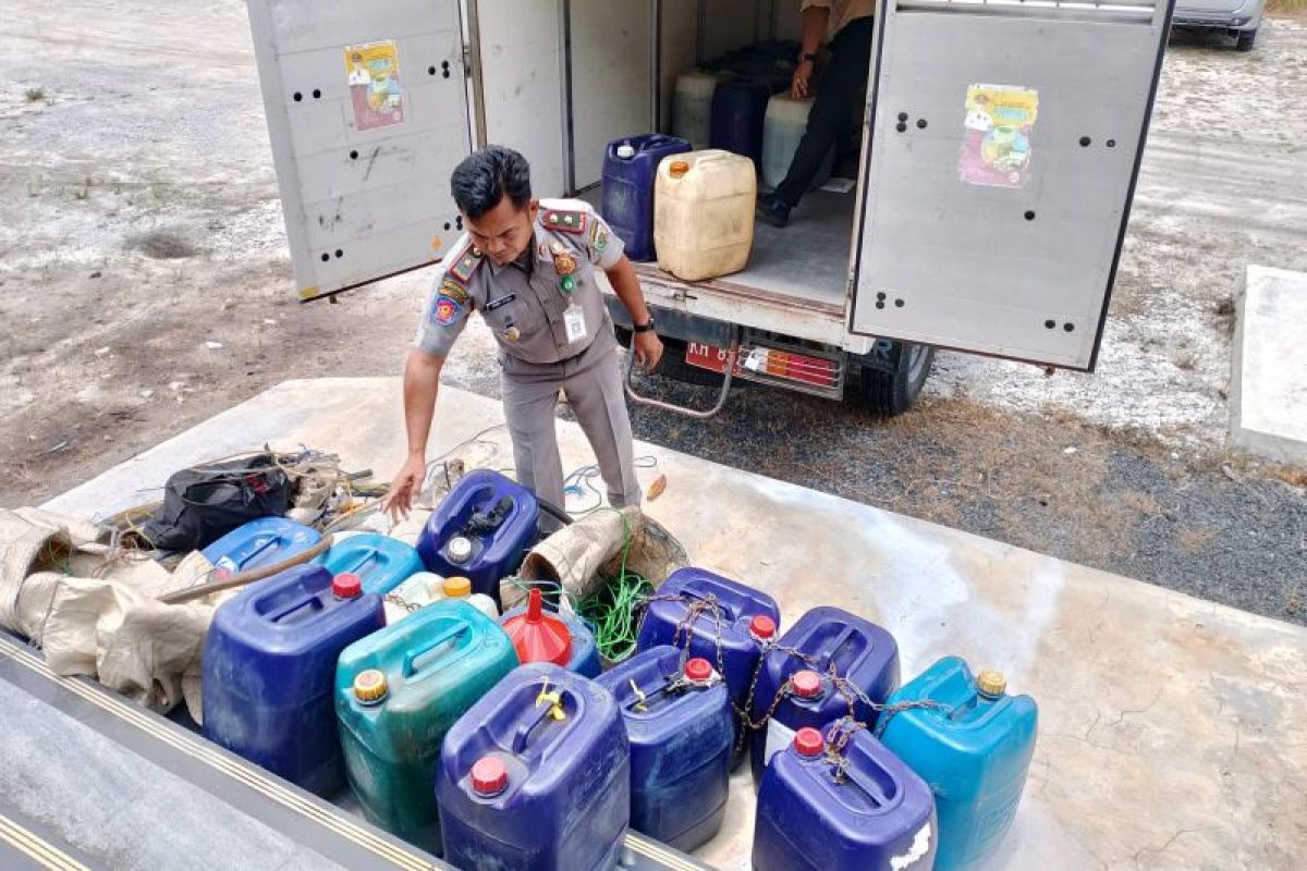 Tim gabungan awasi penyaluran BBM subsidi dan temukan data tak sesuai data