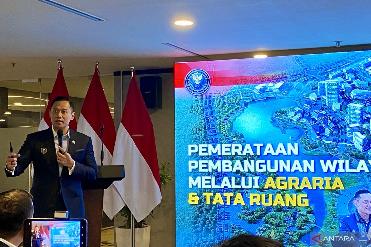 Menko AHY: Reaktivasi jalur kereta api perkuat logistik nasional