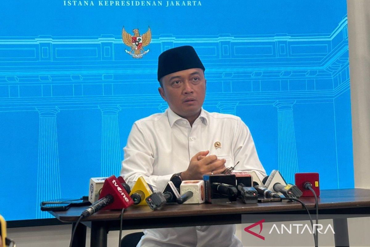 Prabowo has great concern for Islamic boarding schools, minister says