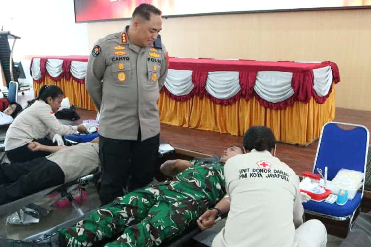Polda Papua serahkan 170 kantong ke PMI Jayapura dari aksi donor darah
