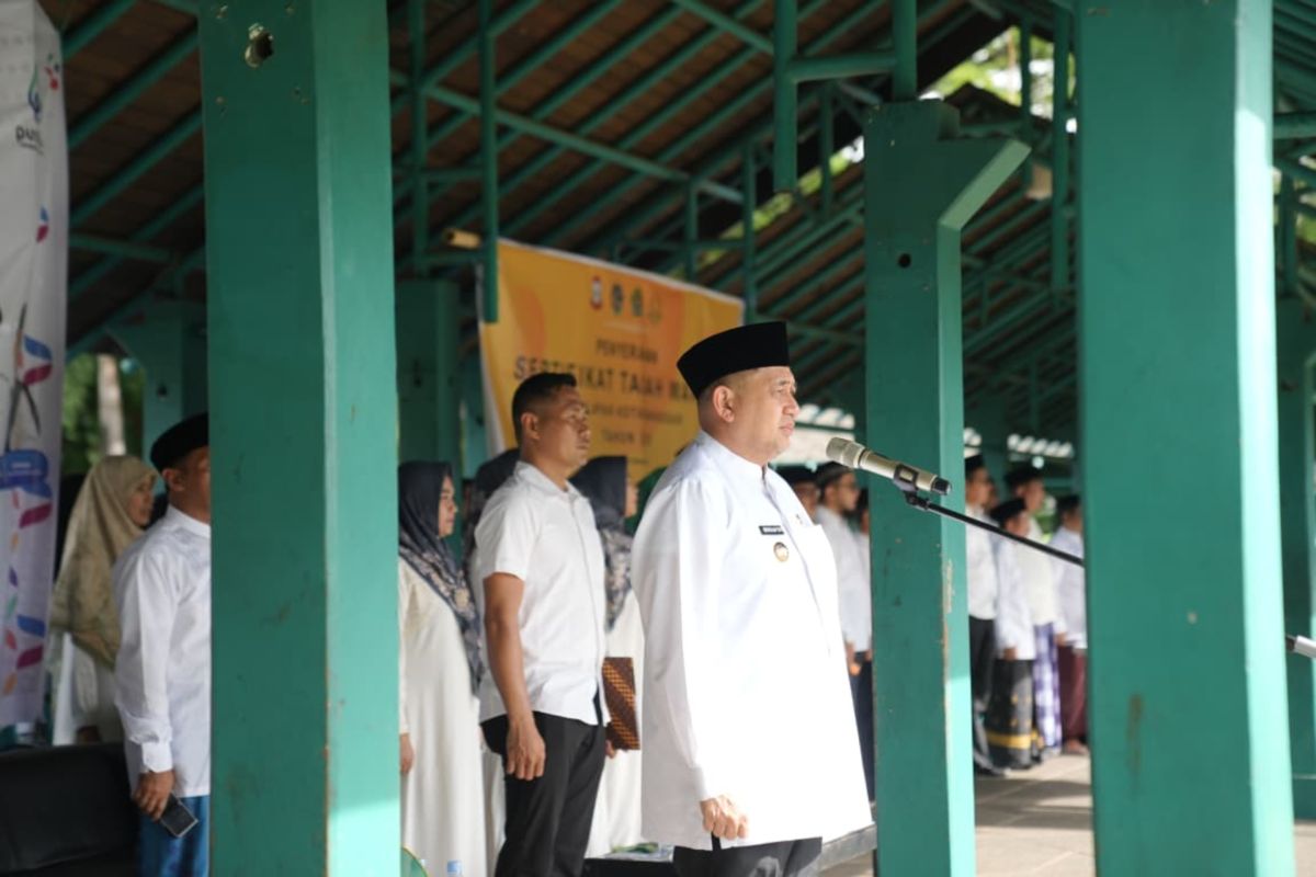 Wali Kota Malassar : Masa depan Indonesia ditulis tangan para santri