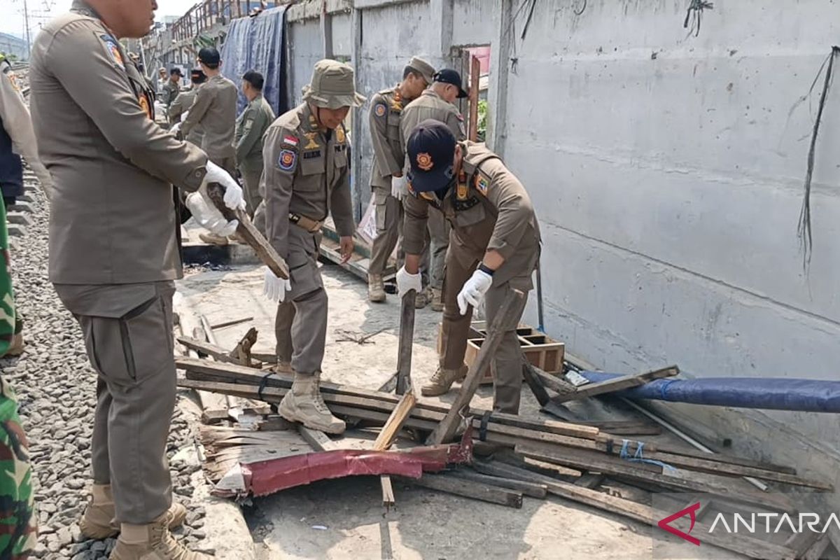 Cegah prostitusi liar, warga diminta tak dirikan lapak di Gang Royal