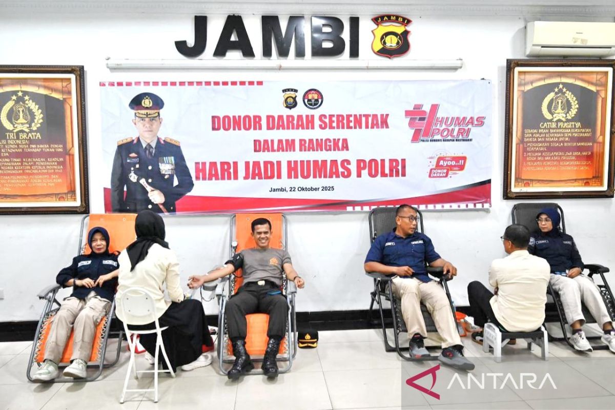 Polda Jambi gelar donor darah dalam rangka Hari Jadi ke-74 Humas Polri