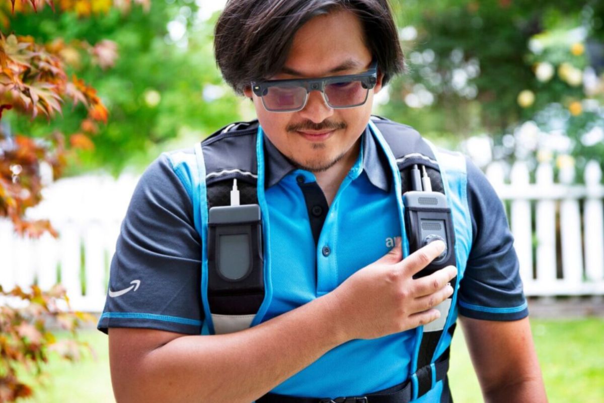 Amazon pamerkan kacamata pintar untuk kurir antar dan "scan" paket
