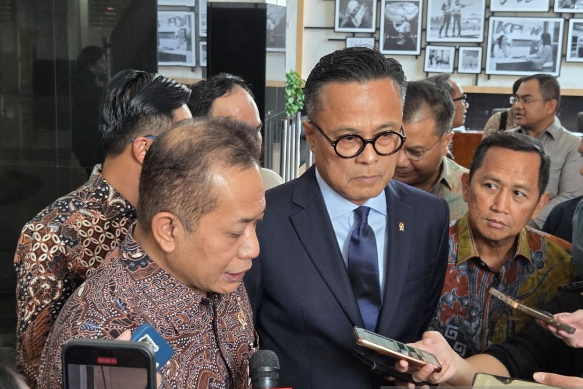 Menkop mempercepat pembangunan kopdes agar siap beroperasi Maret 2026