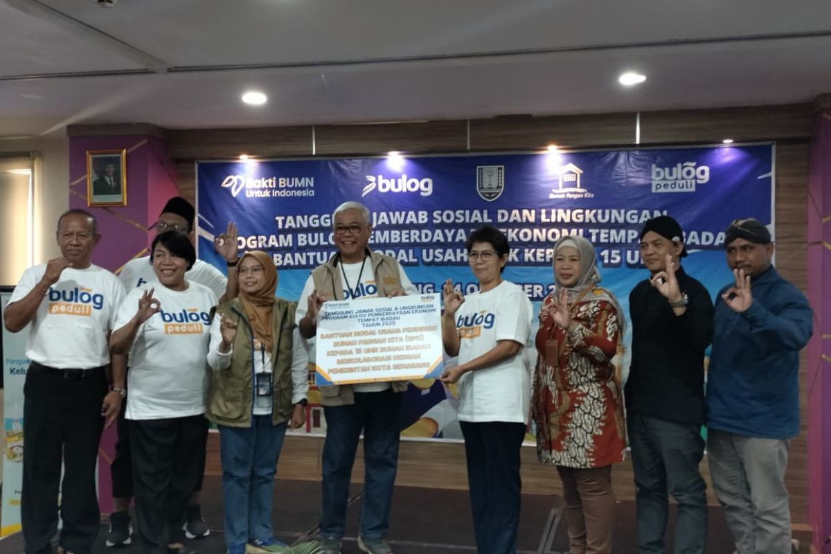 Bulog salurkan bantuan modal usaha untuk 15 UMKM di Semarang