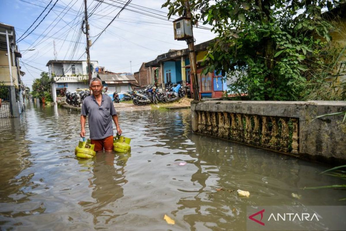 BMKG prakirakan sebagian besar wilayah diguyur hujan pada Senin