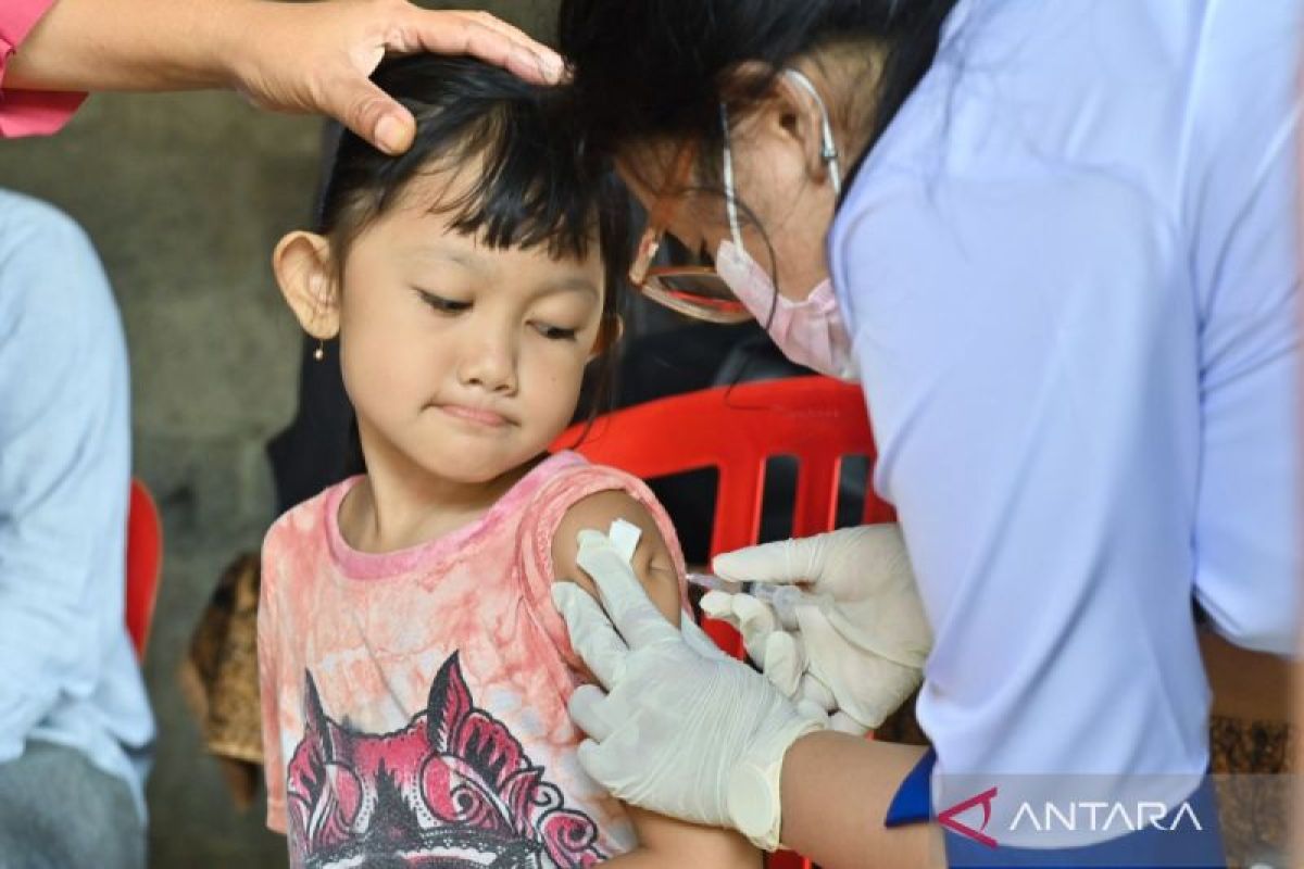 Dokter Jelaskan: Imunisasi Wajib yang Tak Boleh Dilewatkan untuk Anak