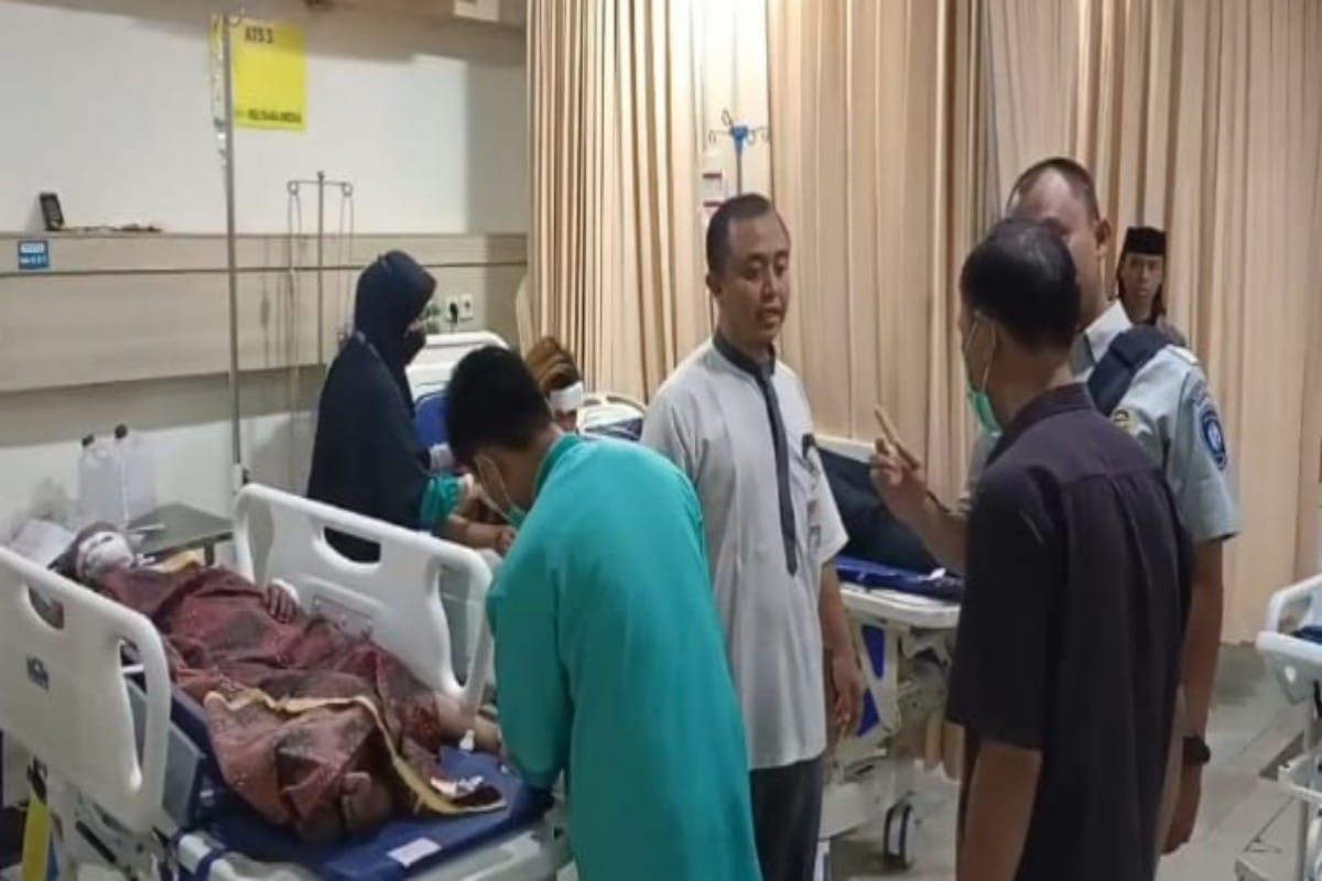 Bus terguling di Tol Pemalang akibatkan empat orang tewas