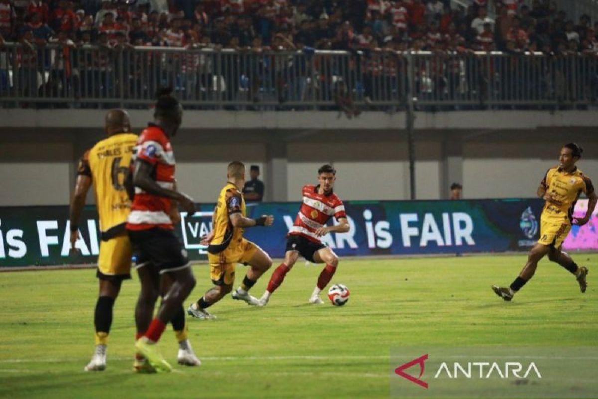 Persija Amankan Tiga Poin di Kandang Madura United