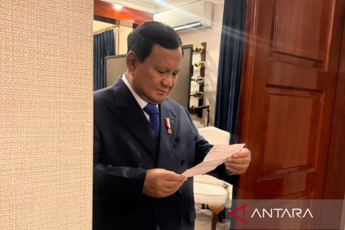 Politik kemarin, Prabowo dapat surat dari siswa hingga KRI Belati-622