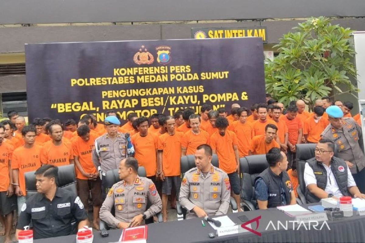 Polrestabes Medan buru pengusaha barang bekas terima hasil curian