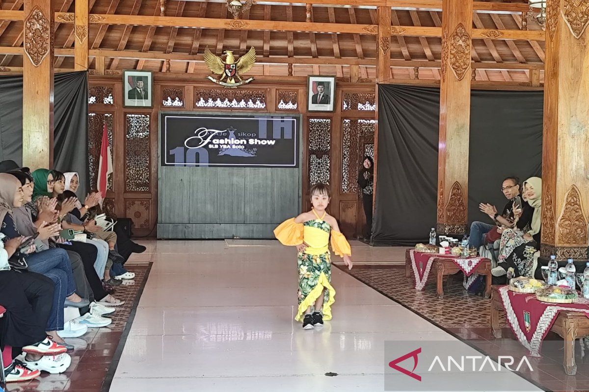 Anak-anak SLB ramaikan fashion show di Solo