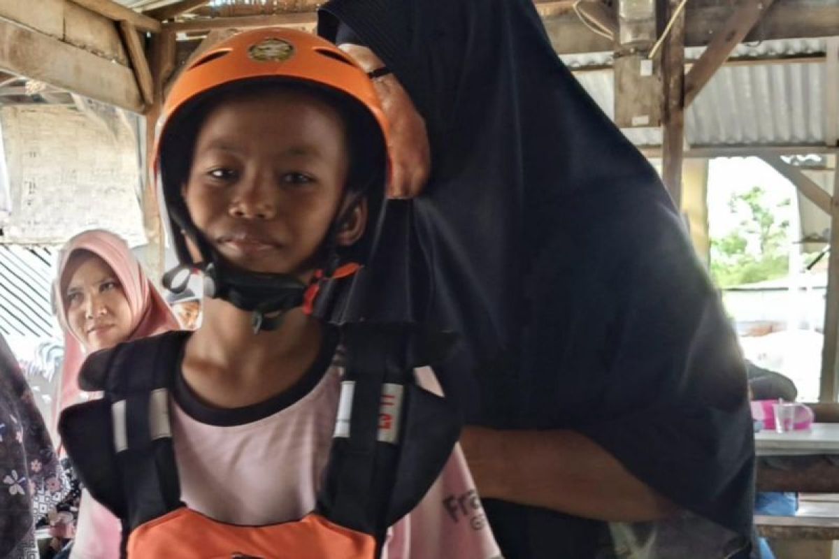 Adi Jawa nelayan hilang diamuk badai belum ditemukan, anak bungsu ikut mencari