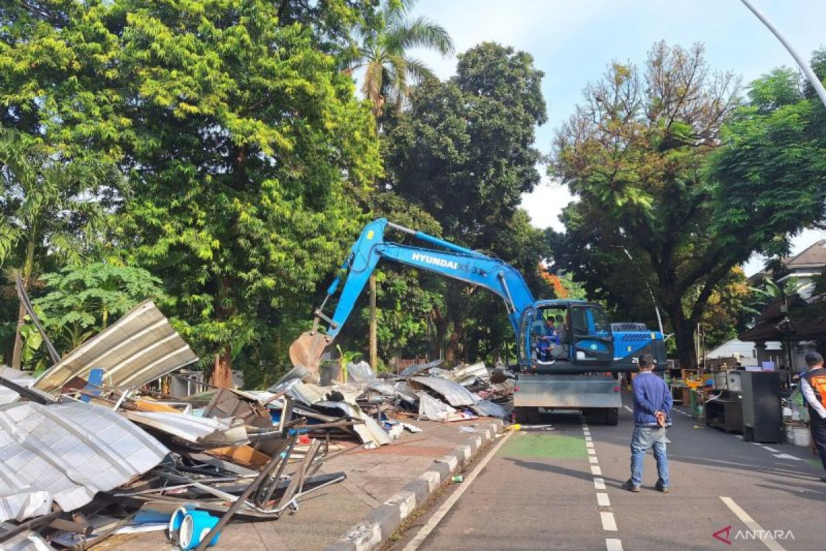 Jaksel tertibkan kios Pasar Barito untuk bangun Taman Bendera Pusaka