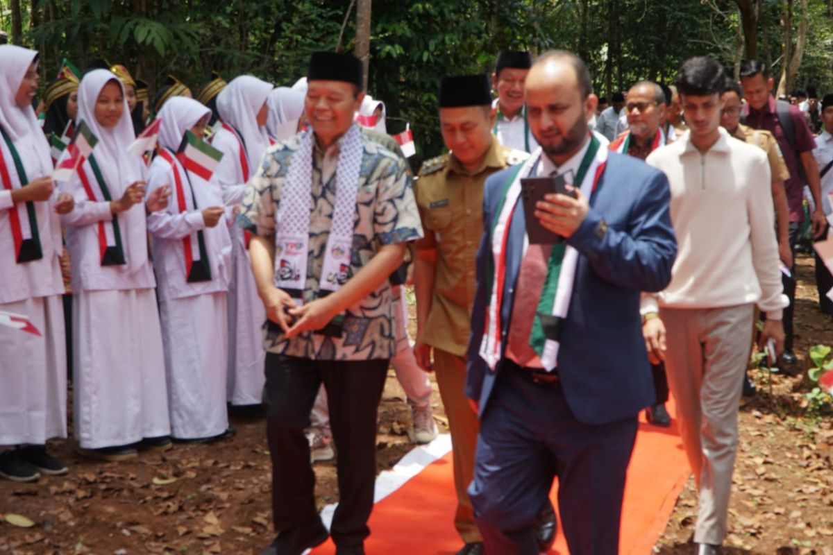 HNW buka Perkemahan Pesantren Nasional MPDI 2025