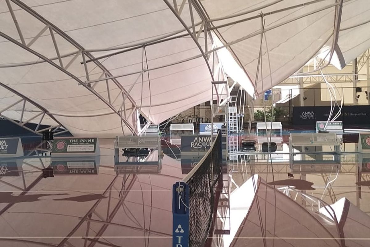 Jakbar lakukan pemeriksaan ambruknya atap lapangan padel di Meruya
