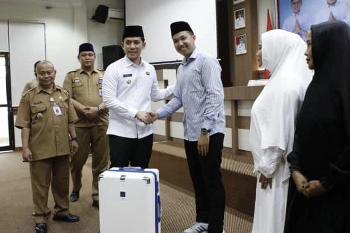 Pemkab Lampung Selatan berangkatkan jamaah umrah ke Tanah Suci