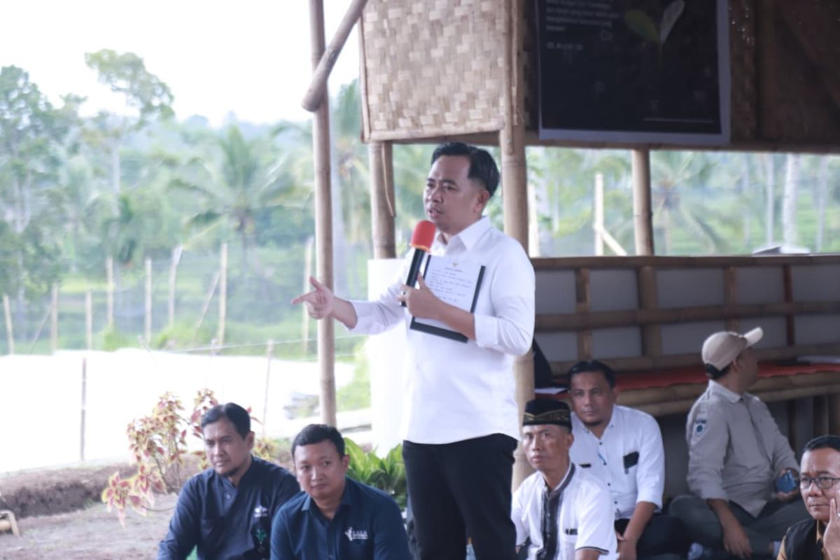 Bupati Jember minta petani kawal penurunan harga pupuk di lapangan