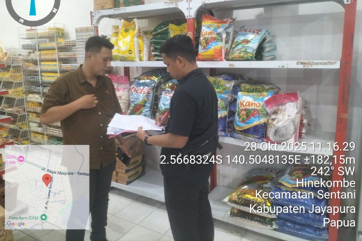 Satgas Pangan Polres Jayapura menemukan beras program SPHP dijual di atas HET