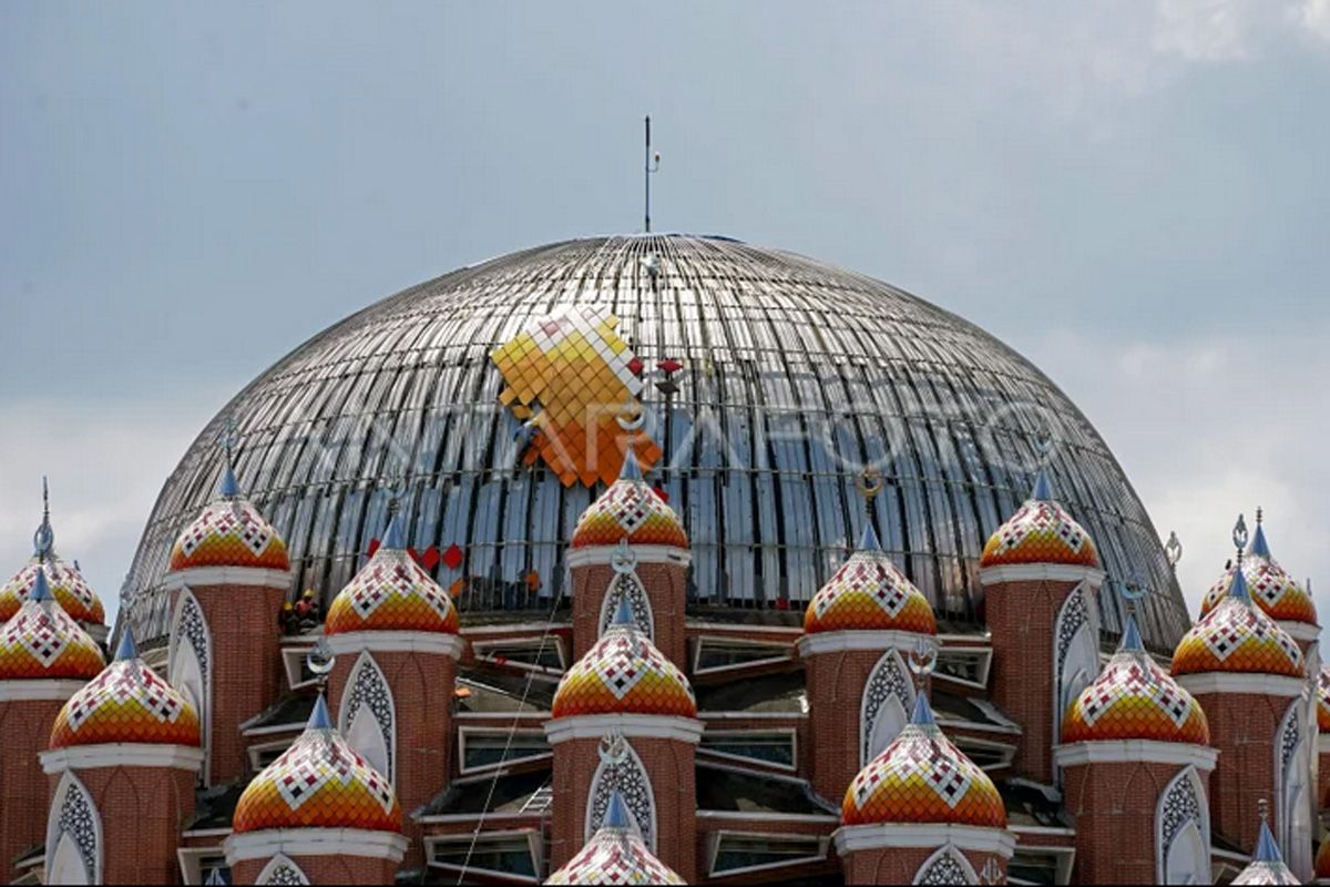 FOTO - Rehabilitasi Masjid 99 Kubah Makassar
