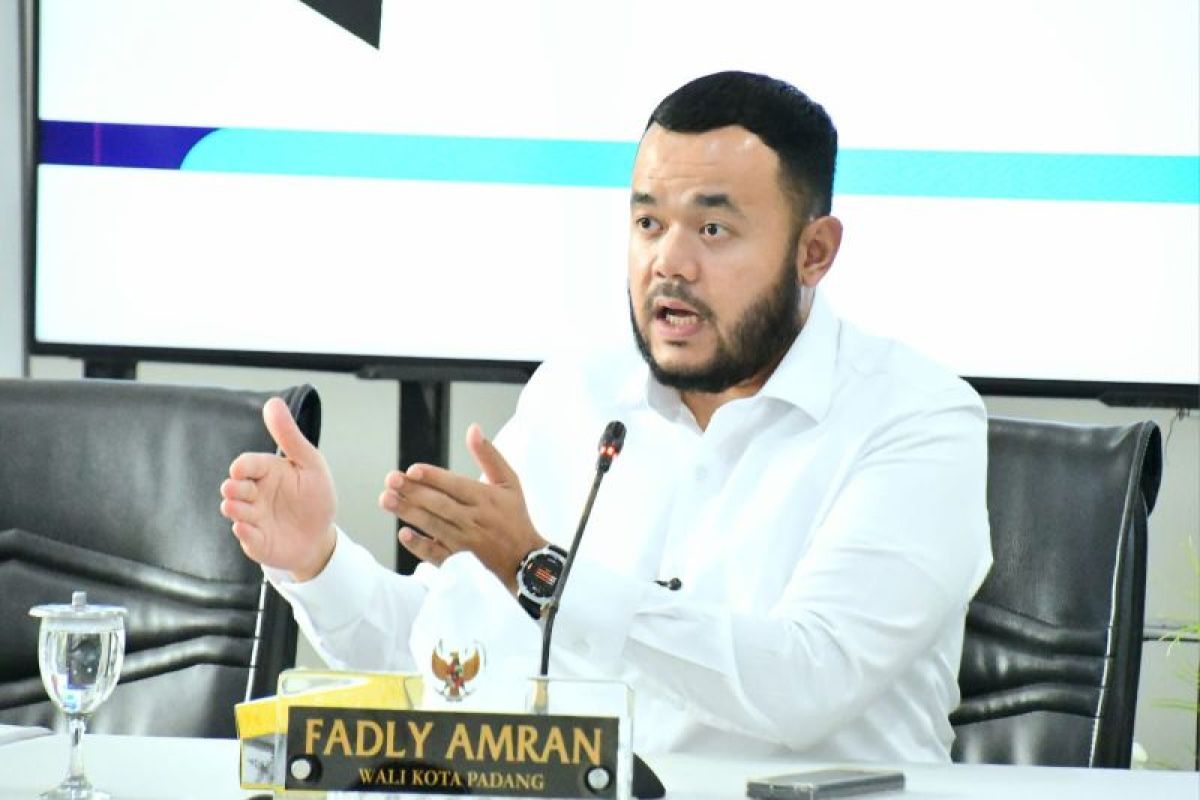 Wako Fadly Amran pimpin rapat pelaksanaan kerapian, kebersihan, dan ketertiban umum di Padang