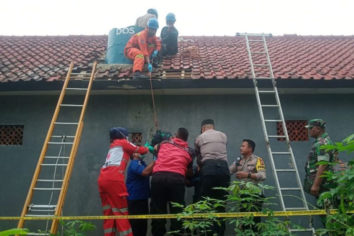 Polres Tasikmalaya sebut pria tewas dalam toren karena sakit