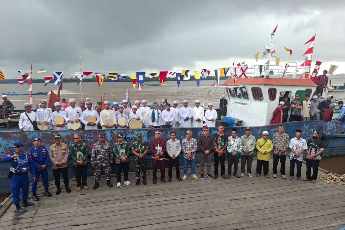 Masyarakat di pesisir Katingan laksanakan 'Sedekah Laut'