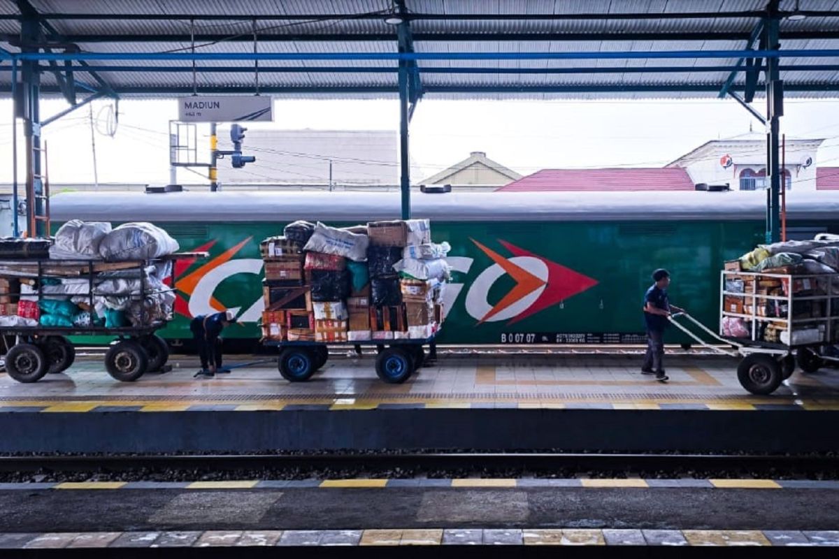 KAI Daop 7 Madiun layani angkutan barang 44.870 ton triwulan III 2025