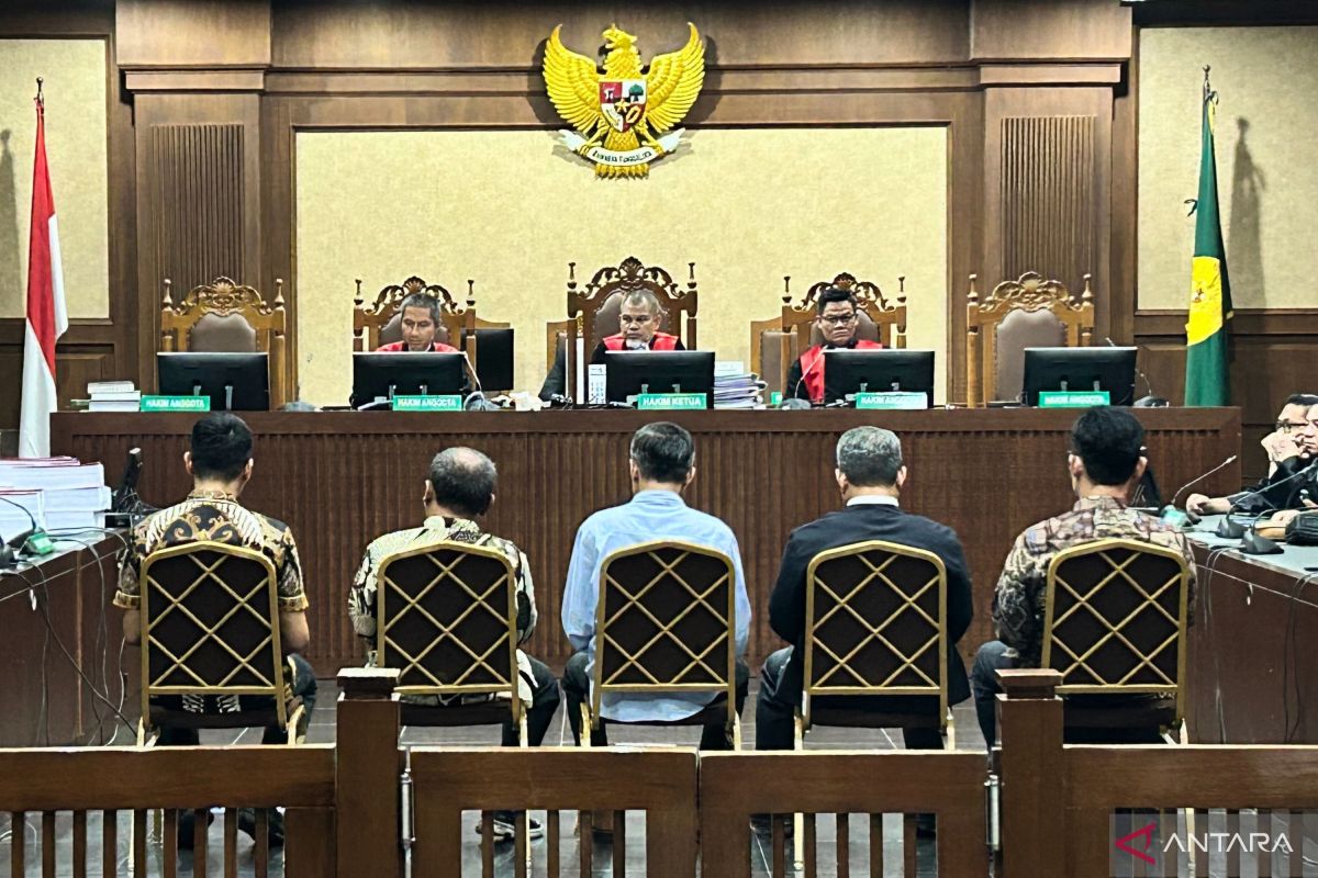 Tiga hakim "vonis lepas" kasus korupsi CPO 2022 dituntut 12 tahun penjara