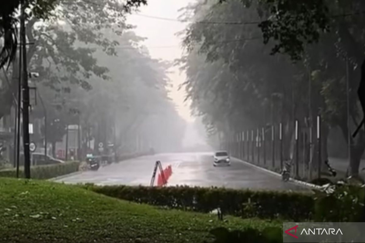 Pemprov DKI harus jaga sanitasi kota terutama saat musim hujan