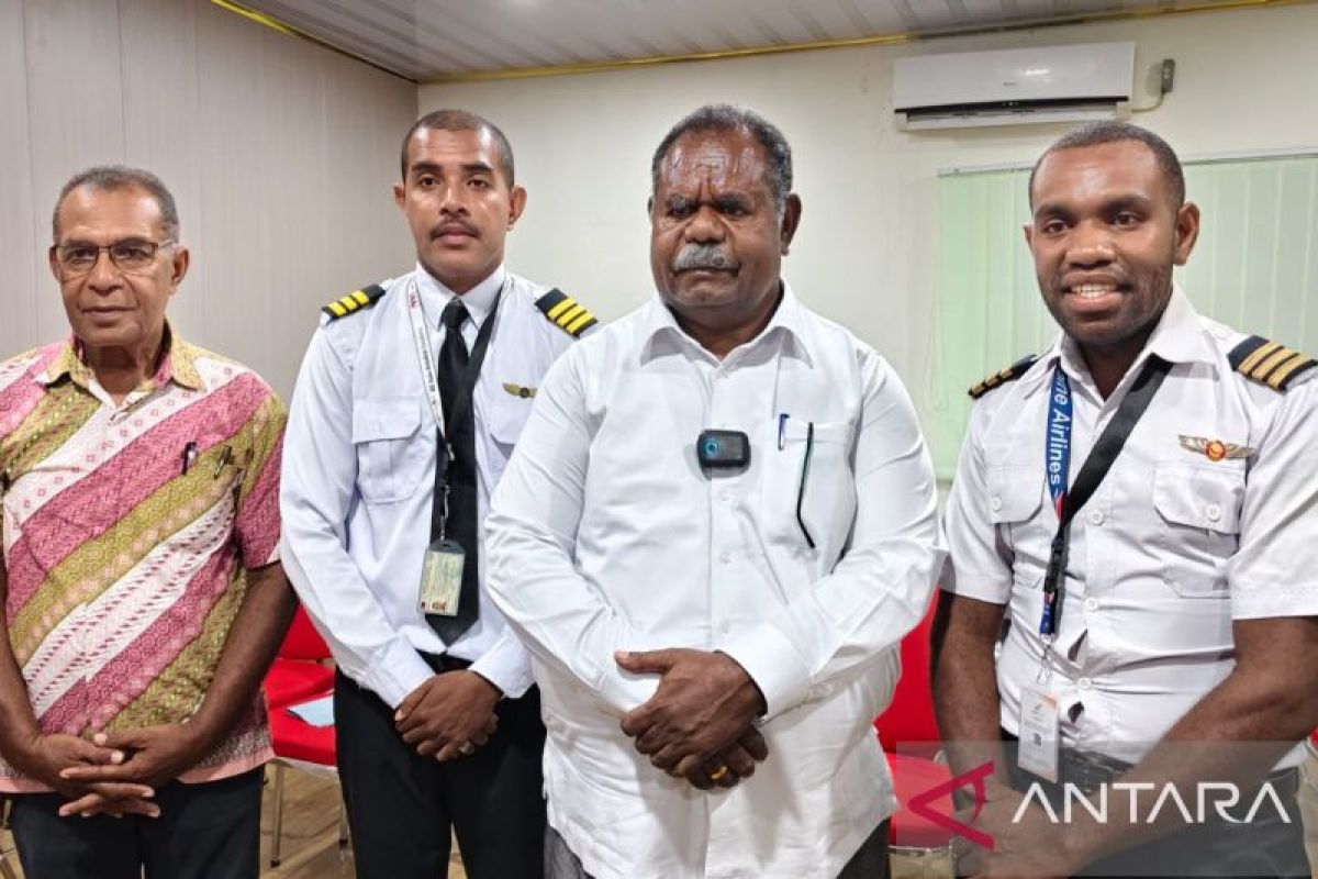 Papua Barat Daya berikan beasiswa untuk lima calon pilot