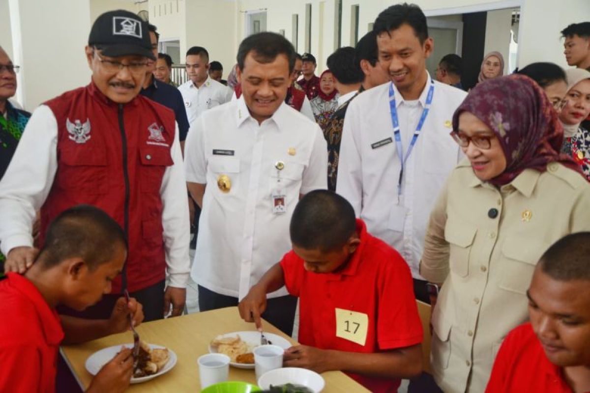 Gubernur Jateng sebut Sekolah Rakyat solutif atasi kemiskinan