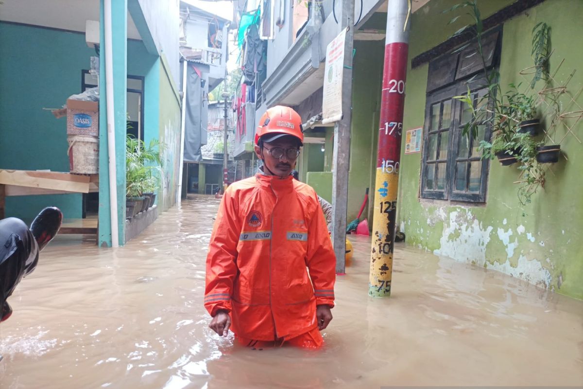 6 kelurahan terendam banjir luapan Kali Ciliwung