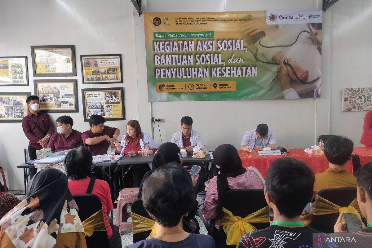 Puluhan klien pemasyarakatan Bapas Jakbar ikut pemeriksaan TBC dan HIV