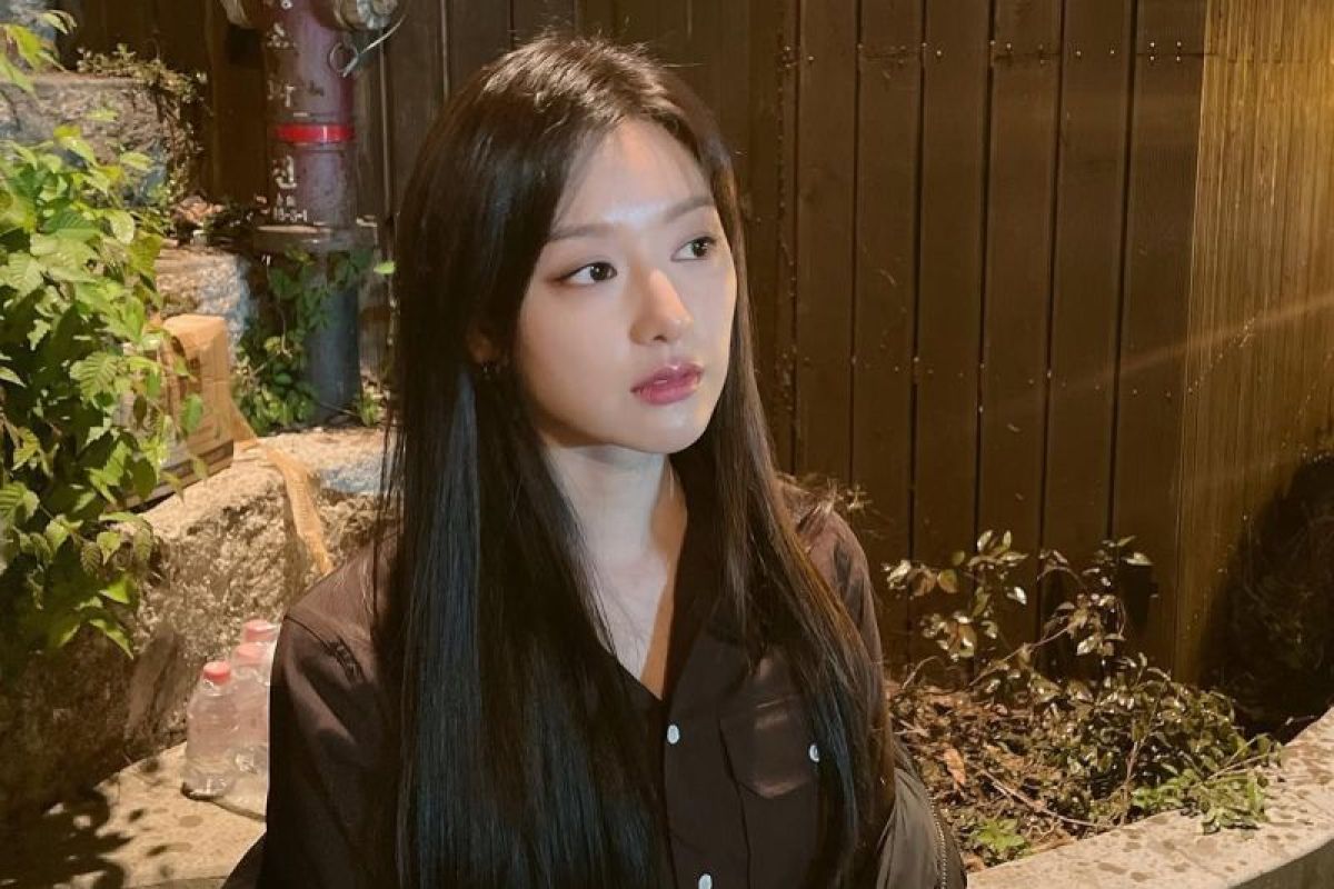 Kim Ji Won pertimbangkan main peran detektif wanita