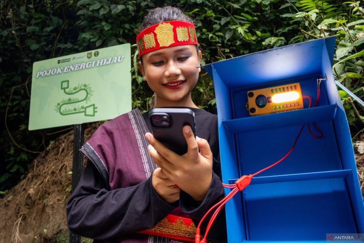 Aliran energi terbarukan di balik indahnya Air Terjun Ponot