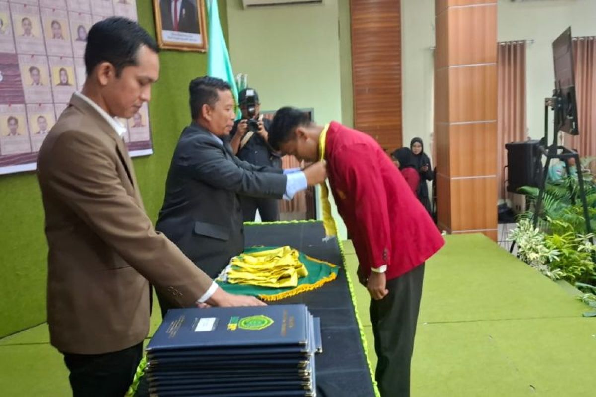 Yudisium PTI FBIT UMPR usung tema "One Piece"