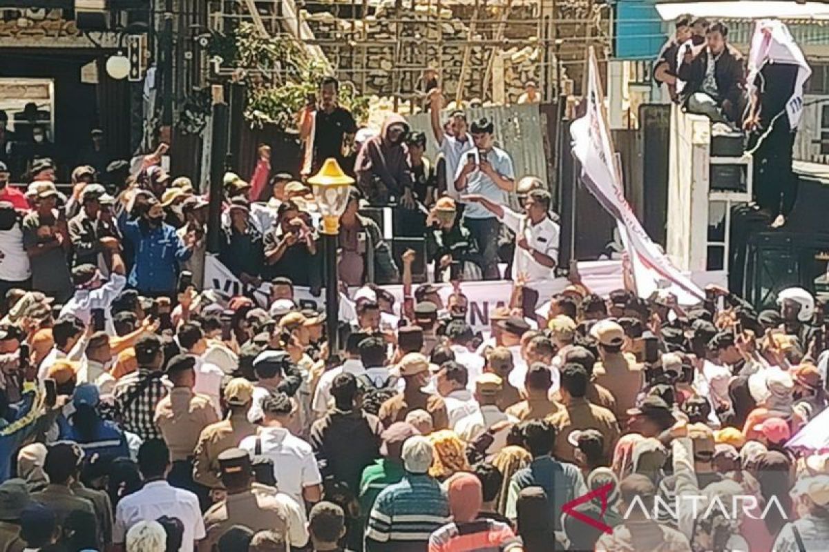 Ribuan massa mitra TPL gelar unjuk rasa di Tarutung