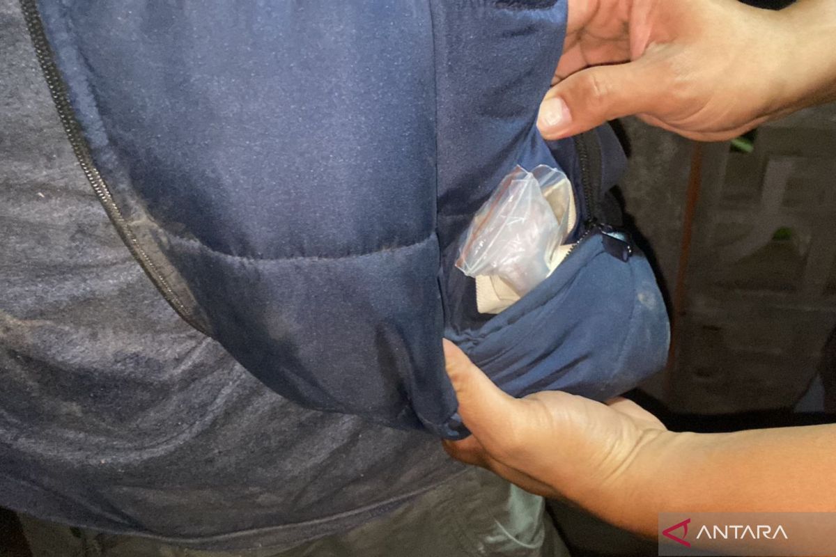 Edarkan sabu, Mantan kades di Lombok Tengah dibekuk polisi