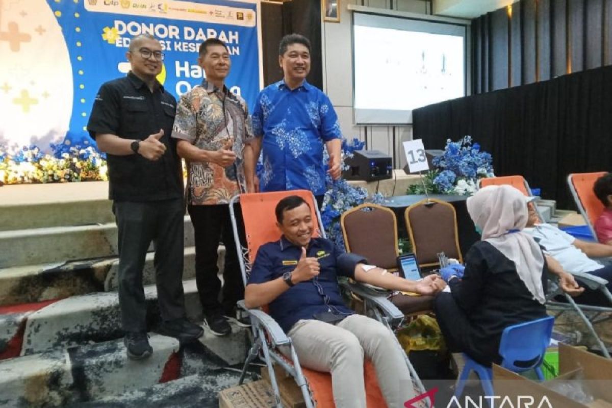 Kemenkeu Riau kumpulkan 1.000 kantong lebih darah di hari oeang